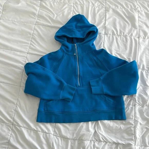 Lululemon Scuba Oversized Cropped Hoodie - Picture 4 of 5